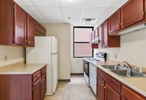 1015 Elm St, Manchester, NH, 03101-1827 | Card Image