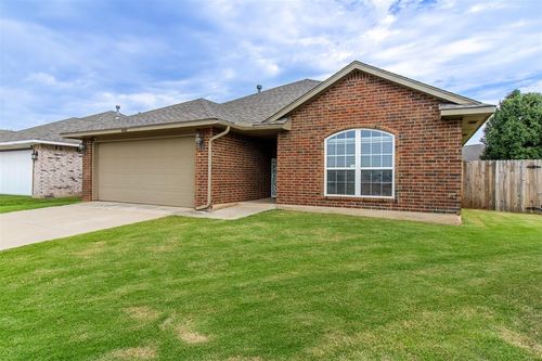 600 Sw 38th Pl, Moore, OK, 73160-7663 | Card Image