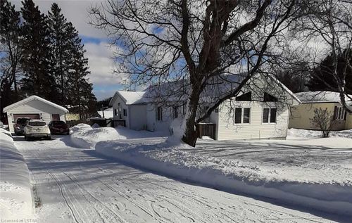 17 Murray Ave, Naughton, ON, P0M2M0 | Card Image