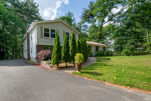23 Middle Dunstable Rd, Nashua, NH, 03062-2310 | Card Image
