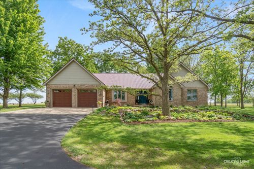 14050 Townhouse Rd, Newark, IL, 60541-9426 | Card Image