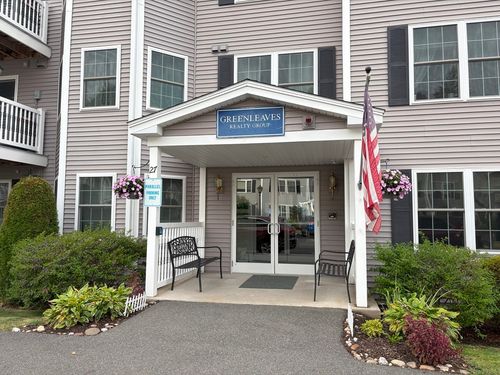 unit-703-27 Green Leaves Dr, Amherst, MA, 01002-6207 | Card Image