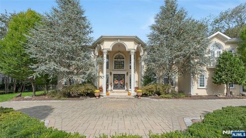 15 Blueberry Hl, Upper Saddle River, NJ, 07458-1706 | Card Image