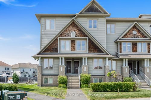 735 Lakeridge Dr, Orleans, ON, K4A0N5 | Card Image