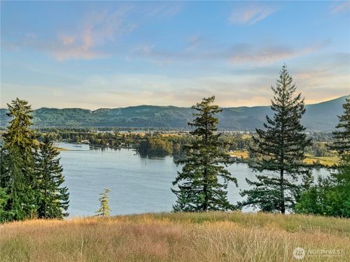 26 Riverview East Rd, Cathlamet, WA, 98612-9670 | Card Image
