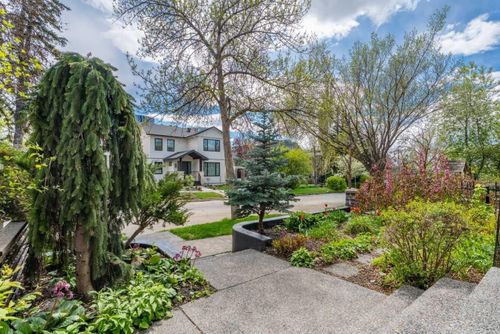 216 4 Ave Ne, Calgary, AB, T2E0J1 | Card Image