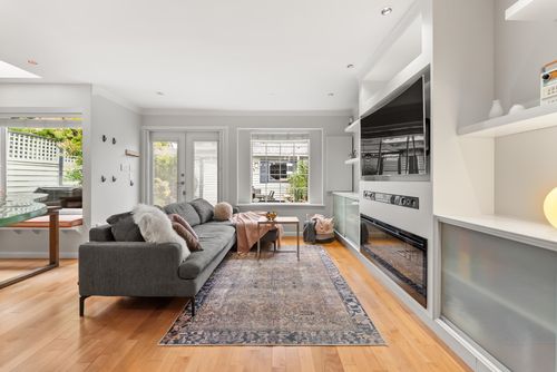 2146 W 14th Ave, Vancouver, BC, V6K2V7 | Card Image