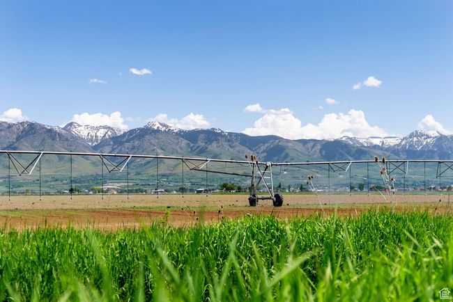 Mountain view with rural landscape | Image 4