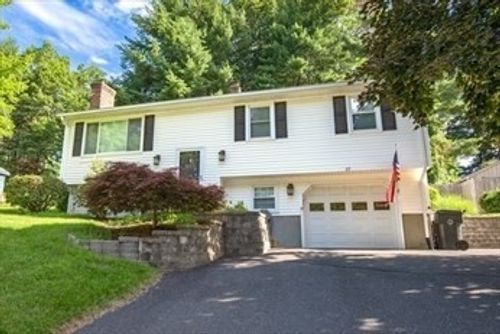 27 Country Club Dr, Westfield, MA, 01085-5009 | Card Image