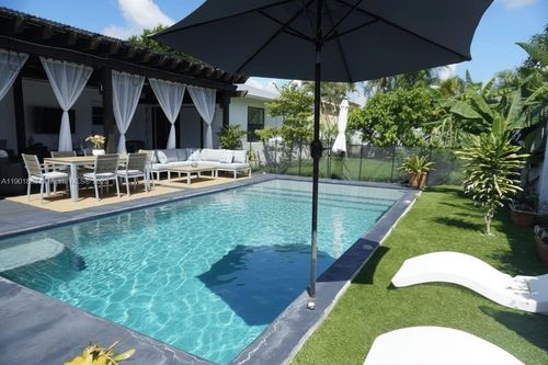 4678 Nw 99th Ter, Sunrise, FL, 33351-4732 | Card Image