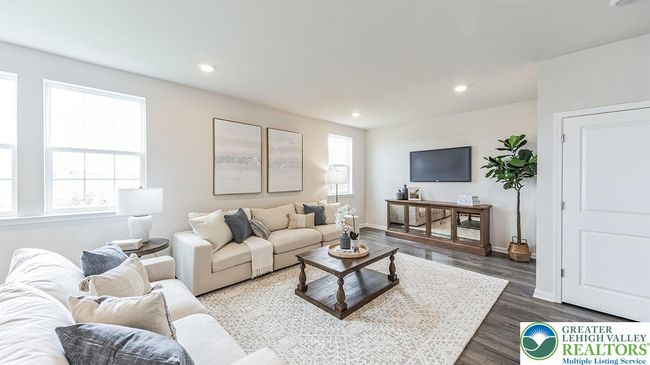 Same Model, but not the actual home | Image 12