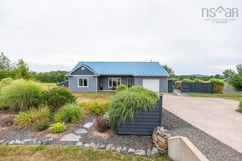 355 Falmouth Dyke Rd, Falmouth, NS, B0P1P0 | Card Image