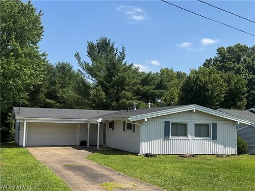 407 Edgewood Dr, Marietta, OH, 45750-2522 | Card Image
