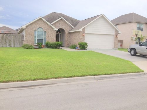 2201 Margaret Ln, Kingsville, TX, 78363-2807 | Card Image