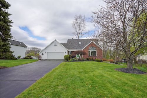 30 Walnut Hill Dr, Spencerport, NY, 14559-1043 | Card Image