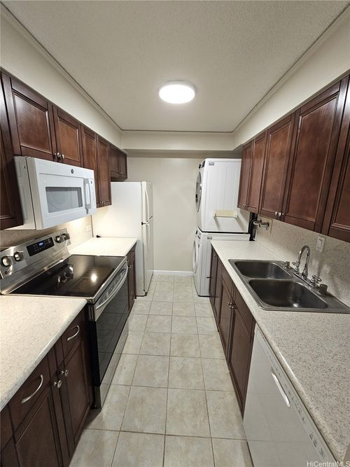 apt-504-2029 Nuuanu Ave, Honolulu, HI, 96817-2503 | Card Image