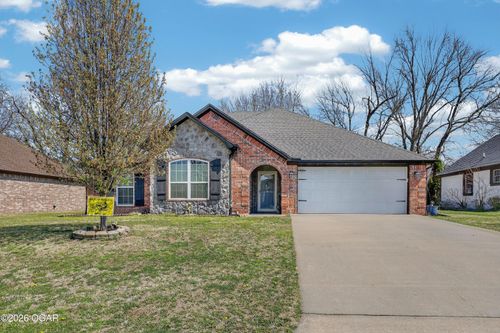 805 Chesterfield Dr, Webb City, MO, 64870-8244 | Card Image
