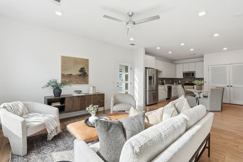 apt-207-1402 Pillow St, Nashville, TN, 37203-5718 | Card Image