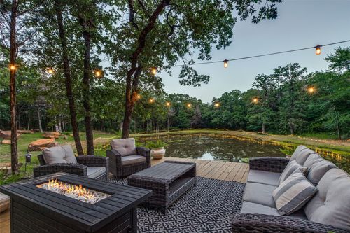 1619 Bloomfield Rd, Valley View, TX, 76272-8070 | Card Image