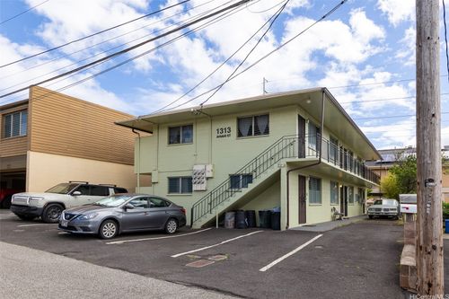 1313 Ahiahi St, Honolulu, HI, 96817-1971 | Card Image
