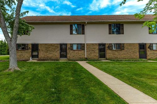 7832 Betsy Ross Cir, Washingtn Twp, OH, 45459-4024 | Card Image