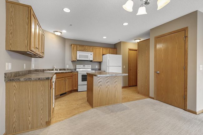 17653 69 Th Pl N, Townhouse with 2 bedrooms, 2 bathrooms and null parking in Maple Grove MN | Image 8