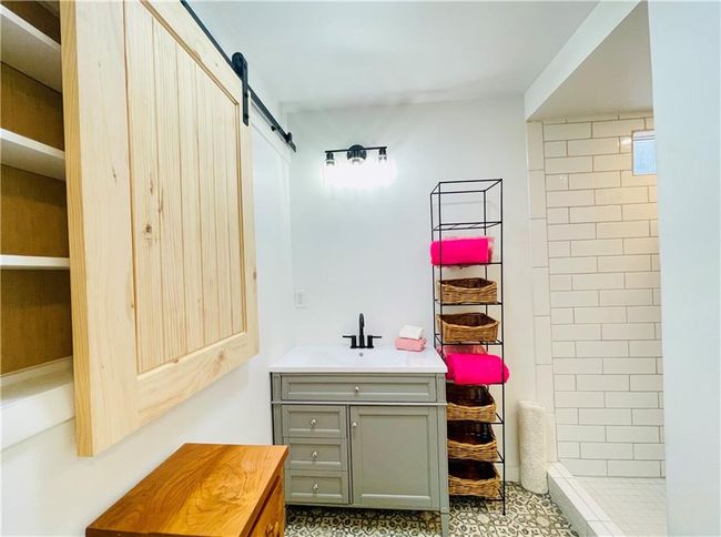The 3/4 Bath | Image 15
