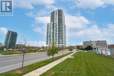 2101 - 15 Lynch St, Condo with 3 bedrooms, 2 bathrooms and 1 parking in Brampton ON | Image 1