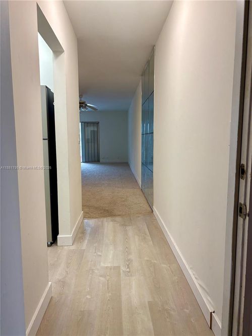 apt-317-300 Golden Isles Dr, Hallandale Beach, FL, 33009-5834 | Card Image