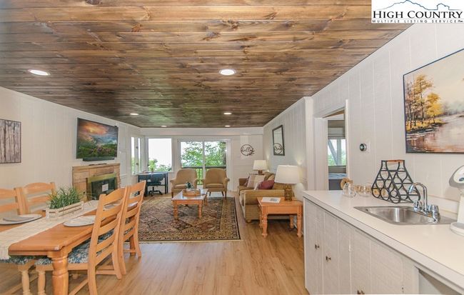 APT-25 - 220 Northridge Rd, Condo with 3 bedrooms, 3 bathrooms and null parking in Beech Mountain NC | Image 11