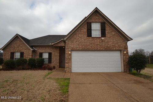 2827 Flora Lee Dr S, Nesbit, MS, 38651-7005 | Card Image