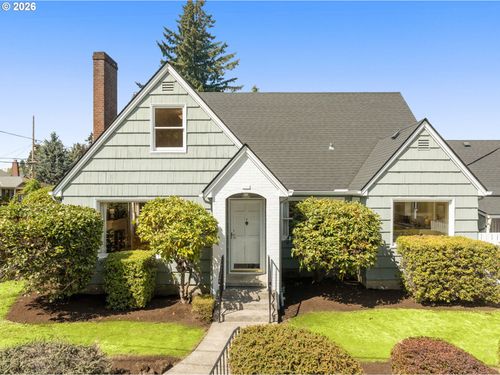 6909 Ne Davis St, Portland, OR, 97213 | Card Image