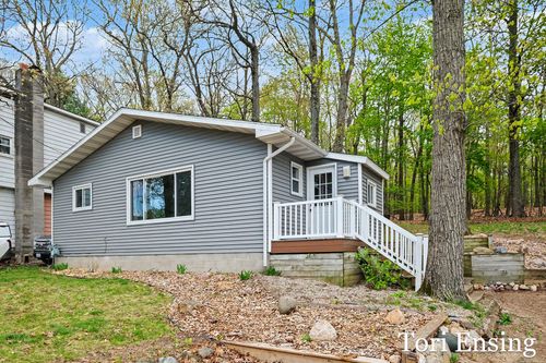 16950 Shawano Dr, Sand Lake, MI, 49343-8811 | Card Image