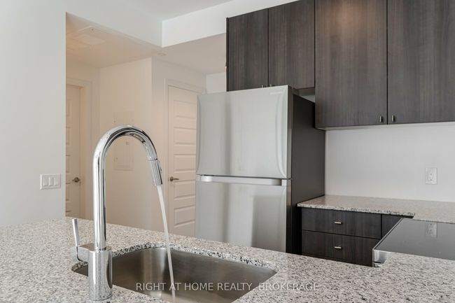 460 Gordon Krantz Ave, Condo with 1 bedrooms, 1 bathrooms and null parking in Milton ON | Image 10