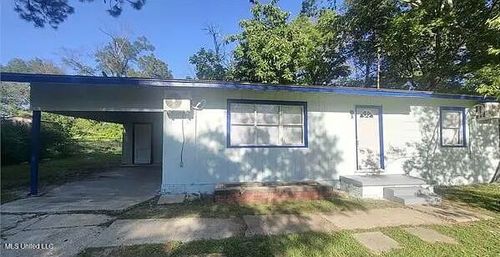 1714 Hampton St, Jackson, MS, 39209-6527 | Card Image