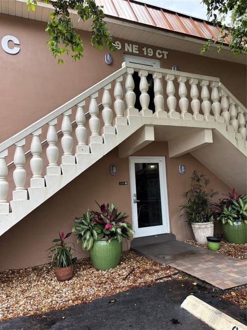 apt-102c-9 Ne 19th Ct, Wilton Manors, FL, 33305-1054 | Card Image