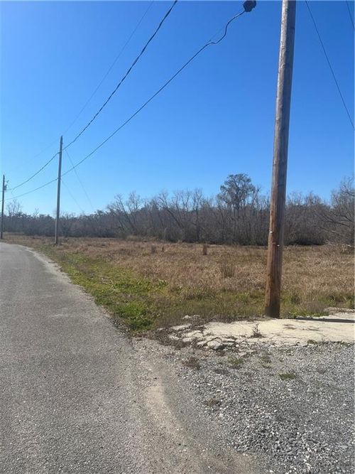 137 Tahiti Trl, Vacherie, LA, 70090-3423 | Card Image