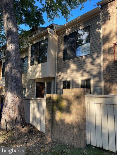 9821 Docena Drive, Townhouse with 2 bedrooms, 1 bathrooms and null parking in GAITHERSBURG MD | Image 2