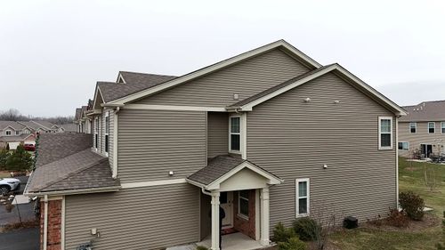 1117 Amber Dr, Cary, IL, 60013-2367 | Card Image