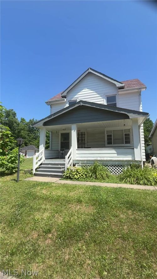 3525 E 110th St, Cleveland, OH, 44105-1825 | Card Image