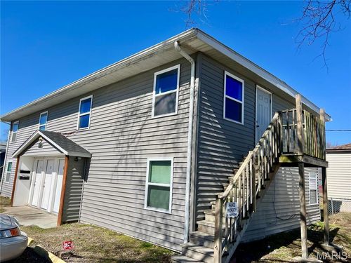 3-806 Center St, East Alton, IL, 62024-1066 | Card Image