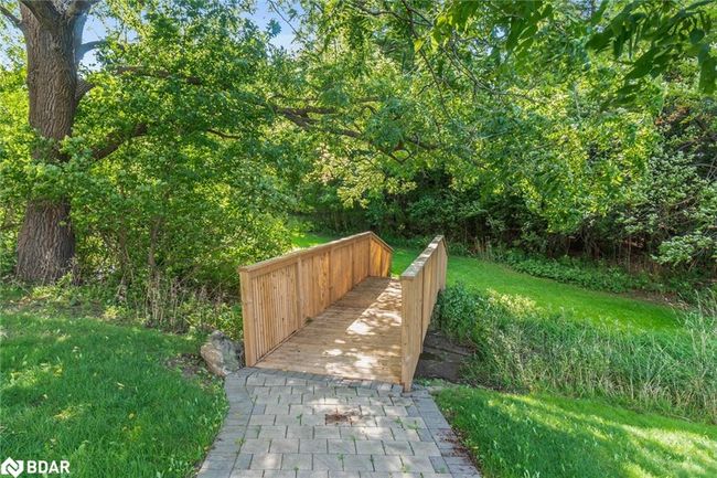 602 - 20 Mcfarlane Dr, House attached with 2 bedrooms, 1 bathrooms and 1 parking in Halton Hills ON | Image 36