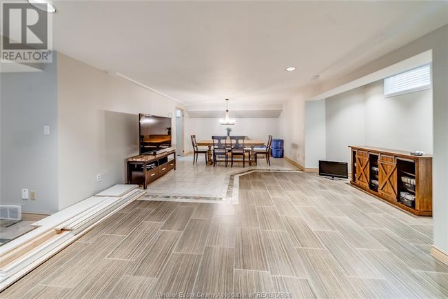 327 Majestic Dr, House other with 4 bedrooms, 4 bathrooms and null parking in Tecumseh ON | Image 18