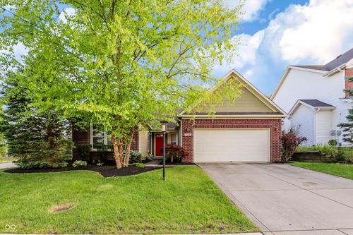 7068 Summer Oak Dr, Noblesville, IN, 46062-7489 | Card Image