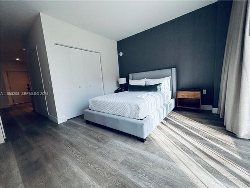 405-239 Sw 9th St, Miami, FL, 33130-3533 | Card Image