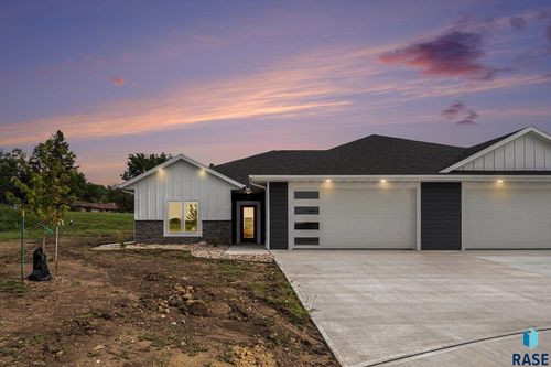 717 Tallgrass Cir, Luverne, MN, 56156 | Card Image