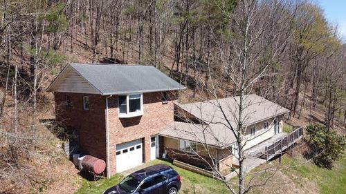 120 Fox Run Ridge Dr, Blowing Rock, NC, 28605-9296 | Card Image