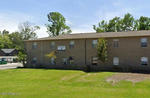 207-318 Porter Avenue, Ocean Springs, MS, 39564 | Card Image