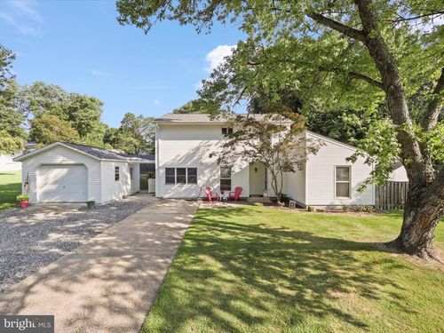 9035 Andromeda Dr, BURKE, VA, 22015-3507 | Card Image