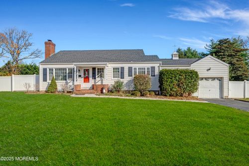 67 Victoria Pl, Red Bank, NJ, 07701-6263 | Card Image